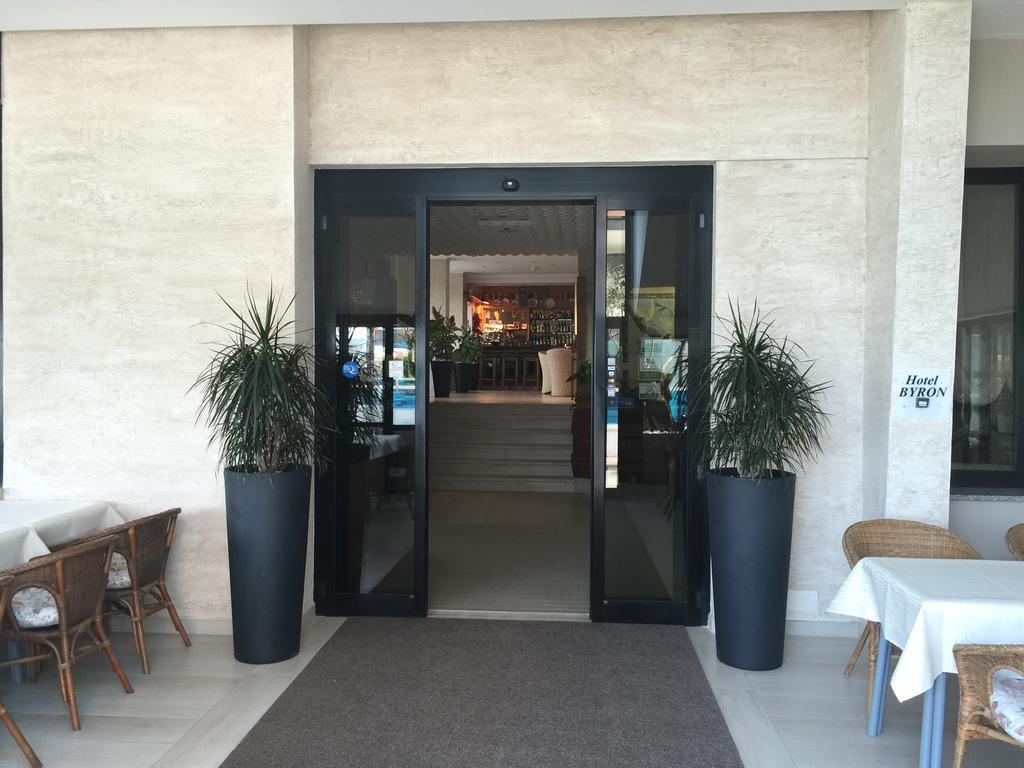 拜伦酒店 米兰马瑞提那 外观 照片